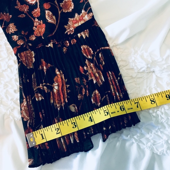 NWT Chico’s Jacobean Floral Ruffle Mock Neck Top - Picture 15 of 16